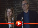 Anke Engelke und Wim Wenders mit der Trophäe des Europäischen Filmpreises