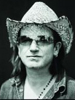 Bono: Erklagt sich seinen Hut zurück!