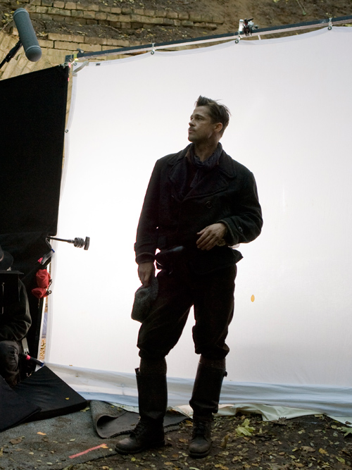 Brad Pit am Set von „Inglourious Bastards“