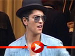 Bruno Mars beim coolen Shopping in Berlin