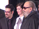 Bud Spencer mit Sonnenbrille in Berlin: Weltpremiere von „Mord ist mein Geschäft, Liebling“