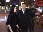 Dita von Teese: Gut beschützt zum Dinner!