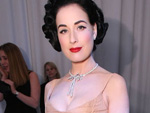 Dita Von Teese: Farbe kommt ihr nicht unter die Haut