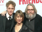 Friendship-Weltpremiere in Berlin: Matthias Schweighöfer vereint seine Eltern!