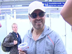 George Michael mit Drink (Photo: HauptBruch GbR)