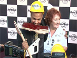 Randale im Hard Rock Cafe: Promis zerschmettern Gitarren!