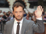 Jude Law: Neue Model-Freundin angelacht?