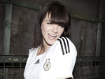 Marta Jandová: Singt für die deutschen Fußball-Frauen