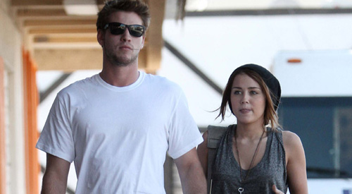 Miley Cyrus Liebe Auf Den Ersten Film Kuss Tikonline De
