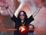 Ozzy Osbourne nimmt die Huldigung seiner Fans entgegen