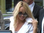 Pamela Anderson: In Frankfurt gelandet!