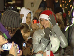 Paris Hilton rodelt in Berlin: …und sieht danach aus wie Santa Claus!