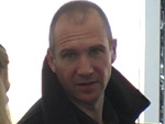 Ralph Fiennes: Beerbt Judi Dench?