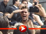 Ricky Martin wird in Berlin stürmisch empfangen