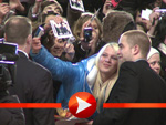 Robert Pattinson badet in Fans