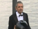 Rowan Atkinson: Rasanter Stunt in Berlin!