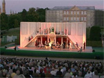 Schlossgartenfestspiele Neustrelitz: Heinz Rennhack als „Gerichtsdiener Frosch“