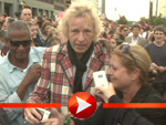 Thomas Gottschalk nimmt ein Bad in der Menge