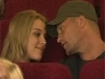 Til Schweiger und Freundin Melanie: Leidenschaftliches Knutschen im Kino!