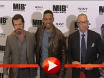 Will Smith, Josh Brolin und Barry Sonnenfeld posieren für die Kameras