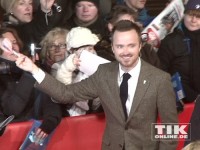 Aaron Paul gut gelaunt auf der "A Long Way Down"-Premiere in Berlin