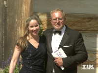 Harald Krassnitzer kam mit Ehefrau Ann-Kathrin Kramer zu den Bayreuther Festspielen 2015