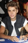Justin Bieber bei einer Autogrammstunde