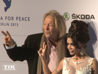Sind auch für den Frieden: Rolf Eden und Kader Loth bei der Cinema for Peace Gala 2015