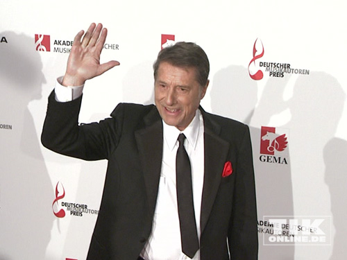 Udo Jürgens sagt "Hallo" beim Musikautorenpreis 2014 in Berlin