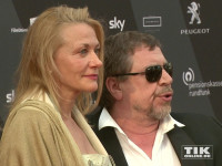 Armin Rohde kam mit seiner "Zweitfrau" Karen Böhne zum Deutschen Schauspielerpreis 2015