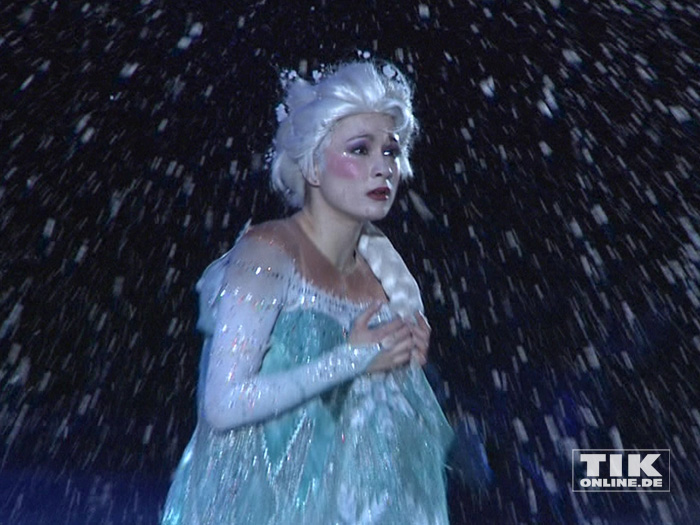 Eiskönigin Elsa bei der Premiere von "Disney On Ice"