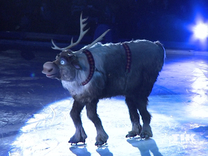Rentier Sven aus "Die Eiskönigin" bei der Premiere von "Disney On Ice"