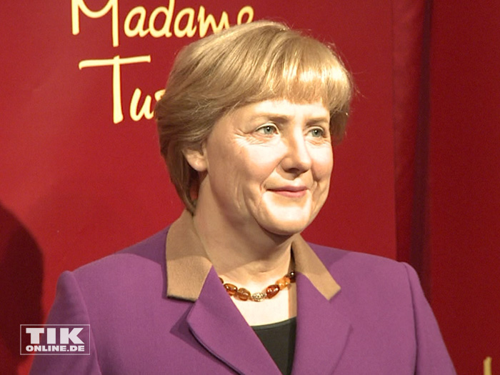 Diese Angela Merkel-Wachsfigur zeigt die Kanzlerin bei ihrem letzten Amtsantritt