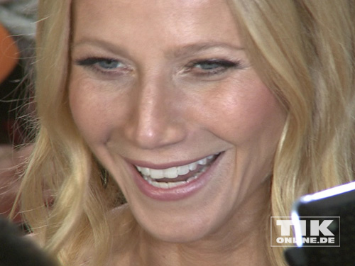 Gwyneth Paltrow gut gelaunt bei der Goldenen Kamera 2014