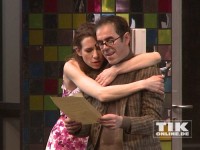 Julia Malik und Oscar Ortega Sánchez in einer Szene aus "Schlechter Rat"