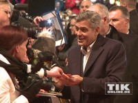 George Clooney hatte auf der Berlinale-Premiere von "Monuments Men" keine Berührungsängste mit den Fans