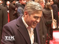 George Clooney gut gelaunt auf der Berlinale-Premiere von "Monuments Men"