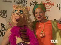 Barbra Engel kam an der Seite von Miss Piggy zur Halloween-Party von Natascha Ochsenknecht