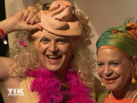 Und unter der Maske von Miss Piggy verbarg sich Rolf Scheider bei der Halloween-Party von Natascha Ochsenknecht