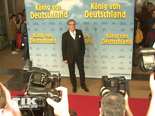 Olli Dittrich posiert bei der Premiere von "König von Deutschland"