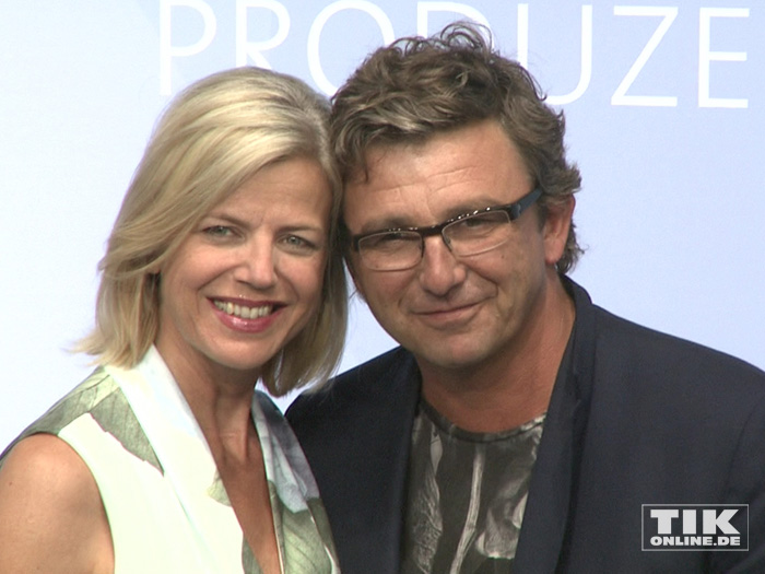 "Bergdoktor" Hans Sigl posiert mit seiner Frau Susanne Kemmler beim Produzentenfest 2015
