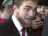 Robert Pattinson: Mit Vollbart bei der Premiere seines Films „Life“