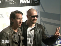 Mateo und DJ Chino von Culcha Candela bei der Eröffnung der "Star Wars"-Ausstellung bei Madame Tussauds in Berlin