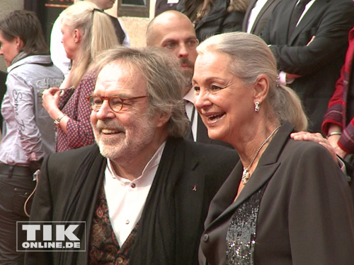 Thomas Fritsch mit Ehefrau auf der "Gefährten"-Premiere