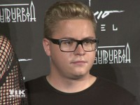 Gustav Schäfer von Tokio Hotel mit angesagter Brille