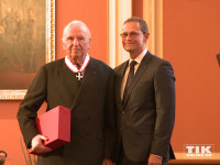 Unternehmer und Mäzen Heinz Dieter Rosenkranz gehörte ebenfalls zu den glücklichen, die von Michael Müller den Berliner Landesorden überreicht bekamen